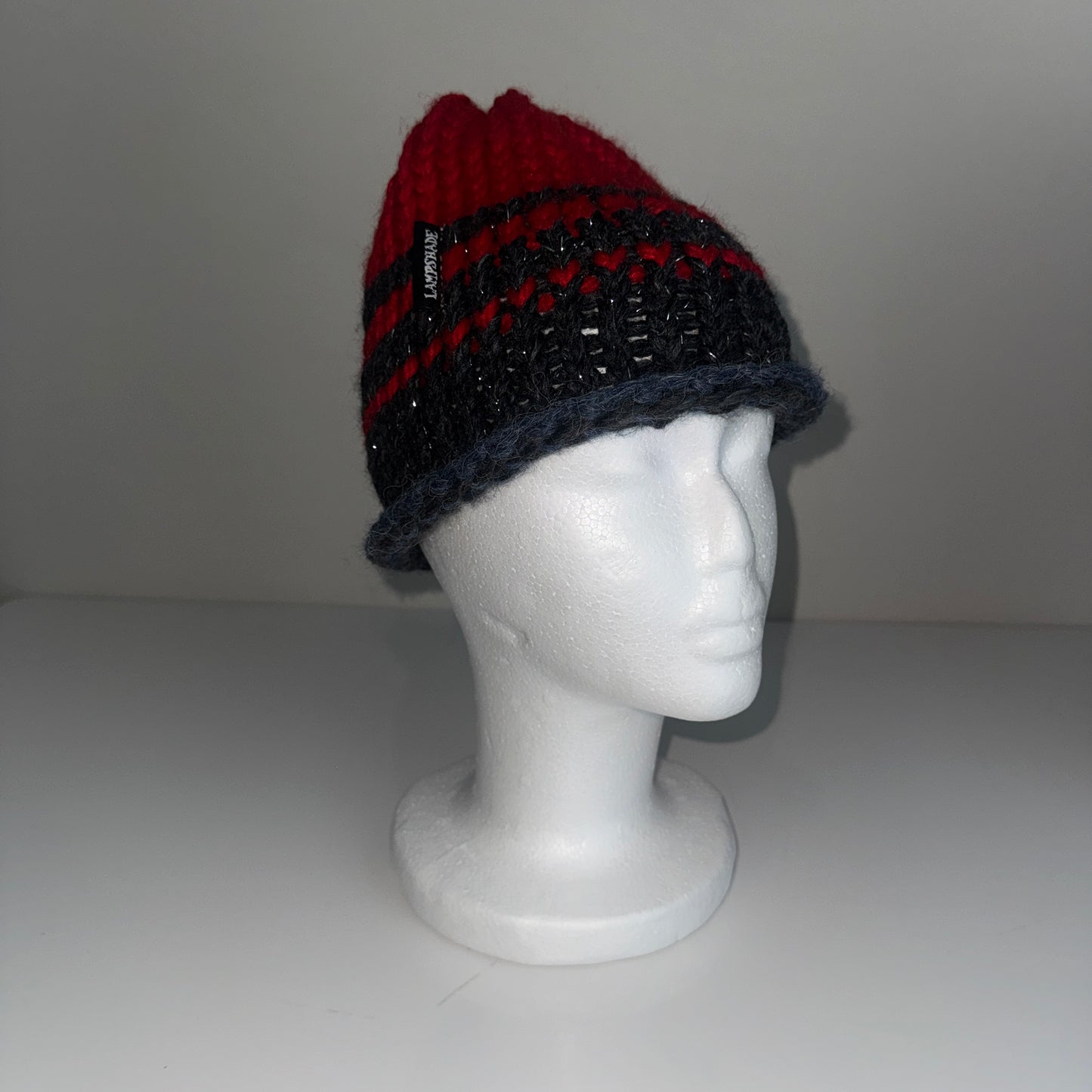 beanie - red skully